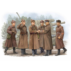 1/35 Soviet Artillery – Commander Inspection