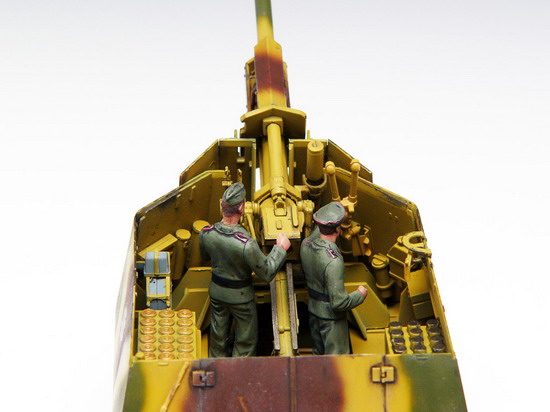 1/35 German 39(H) 105mm LeFH18(Sf)auf Geschutzwagen