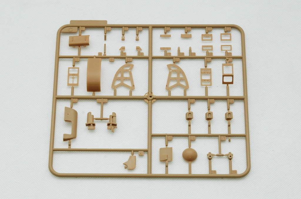 1/35 France 38/39(H) TANK SA 18 37mm gun