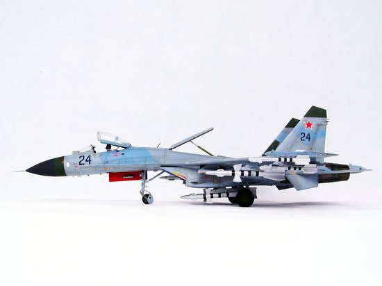 1/32 Sukhoi Su-27 Flanker B
