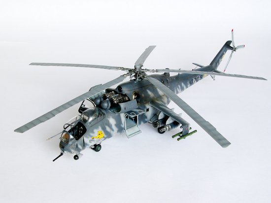 1/35 Mi-24V HIND-E