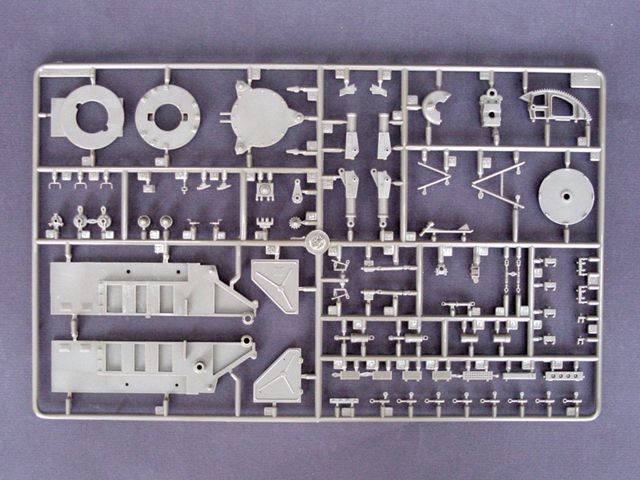 1/35 SAM-2 MISSILE w/LAUNCHER CABIN